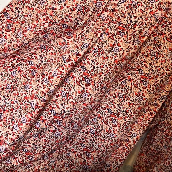 Universal Threads Medium Pink Dainty Floral Long Sleeve Blouse - Picture 6 of 14